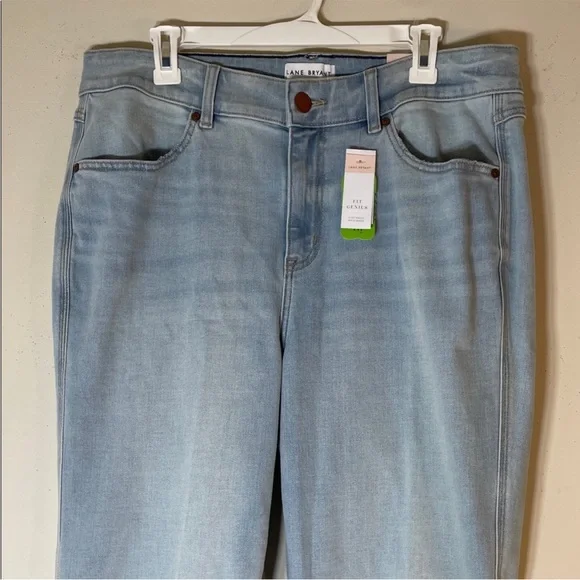 LaneBryant BodyIcon Flex Magic Waistband Curvy Fit Highrise Flare Jeans. 18. NWT - Picture 3 of 12